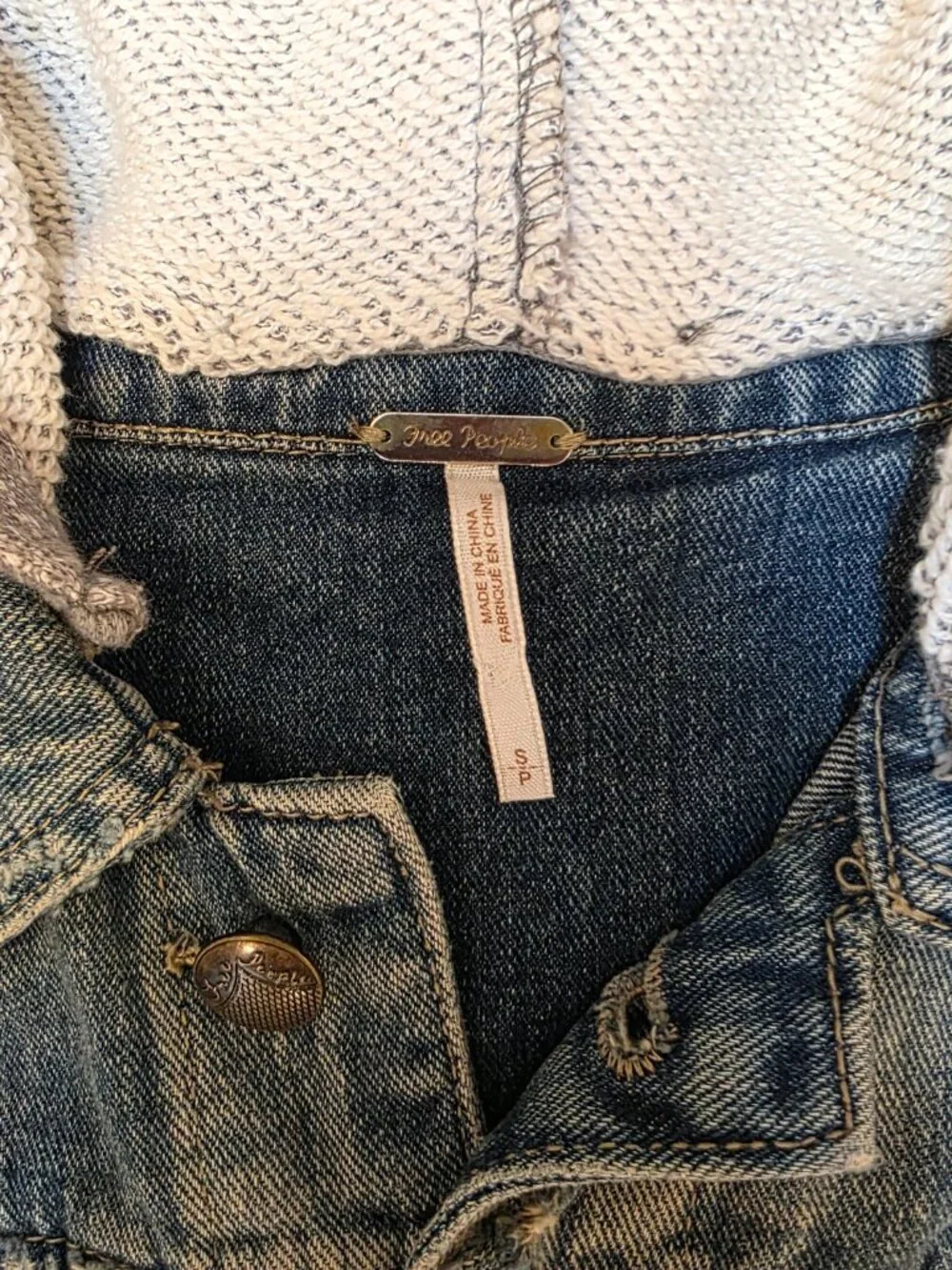 Free People Womens sml Distressed Denim Hoodie Jacket Grey Knit Sleeves Trendy - Picture 6 of 8
